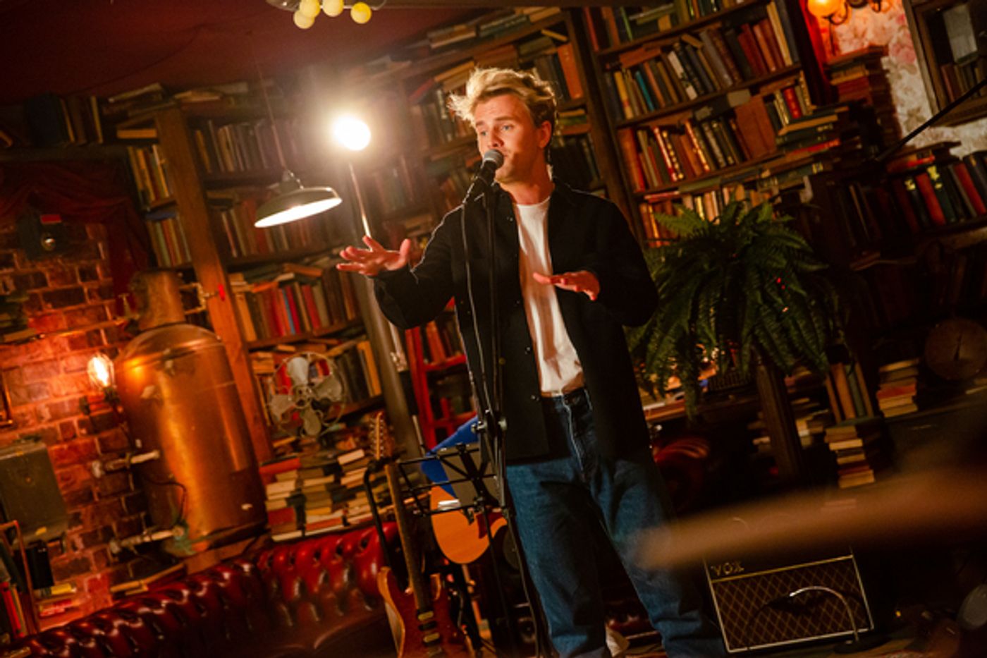 Photo Flash: First Look at the UK Premiere of Drew Gasparini's I COULD USE A DRINK  Image