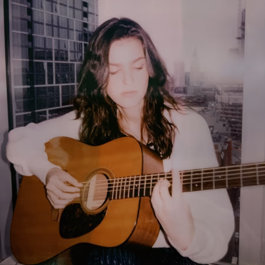 Interview: Eleri Ward Talks SUF/SOND, Her Music and Theatre Interests, Going Viral on TikTok, & More!  Image