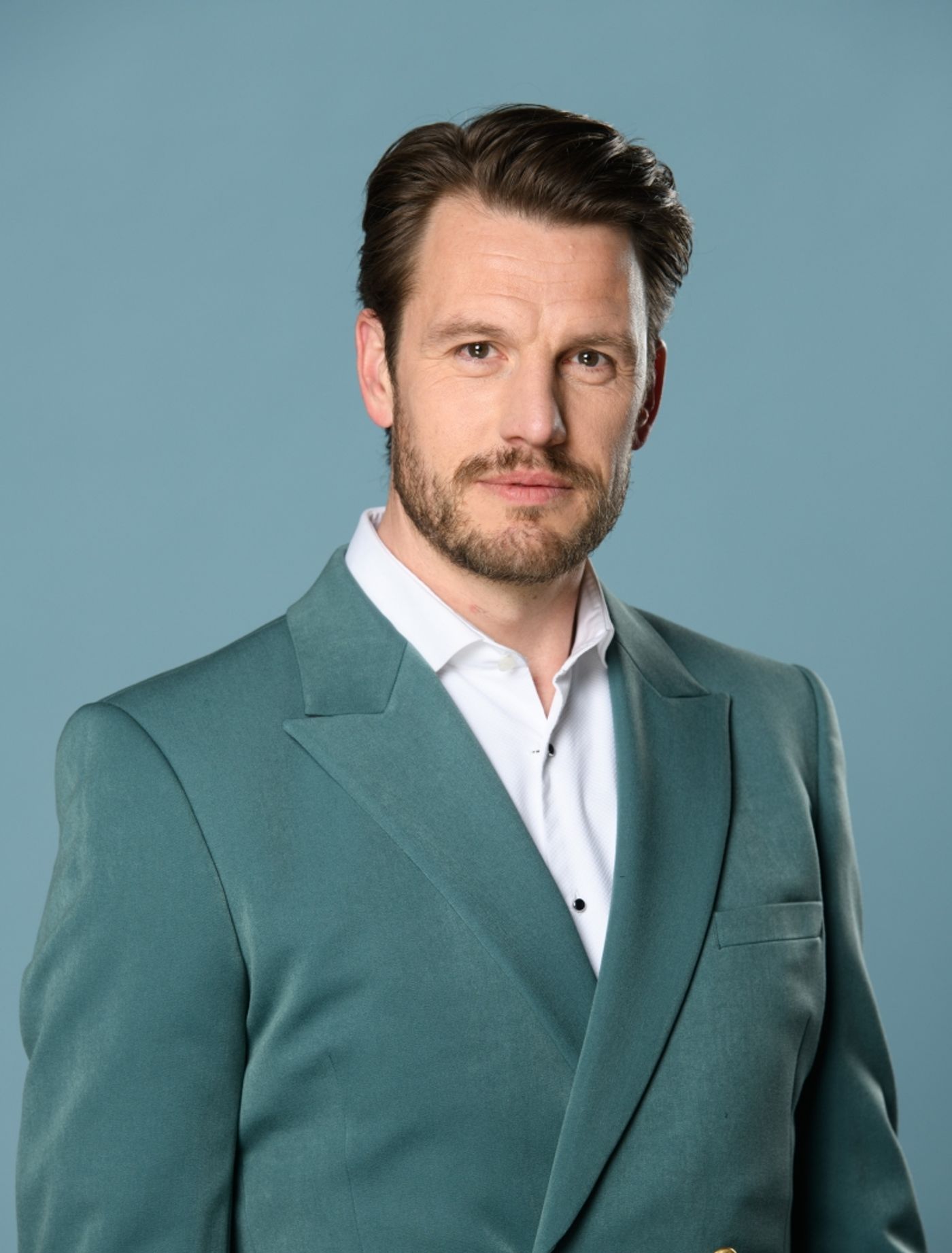 Feature: FRANCIS VAN BROEKHUIZEN WORDT MOEDER-OVERSTE IN THE SOUND OF MUSIC  at Tour  Image