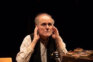 Tom Roberts @ BroadwayWorld Tom Roberts Photo