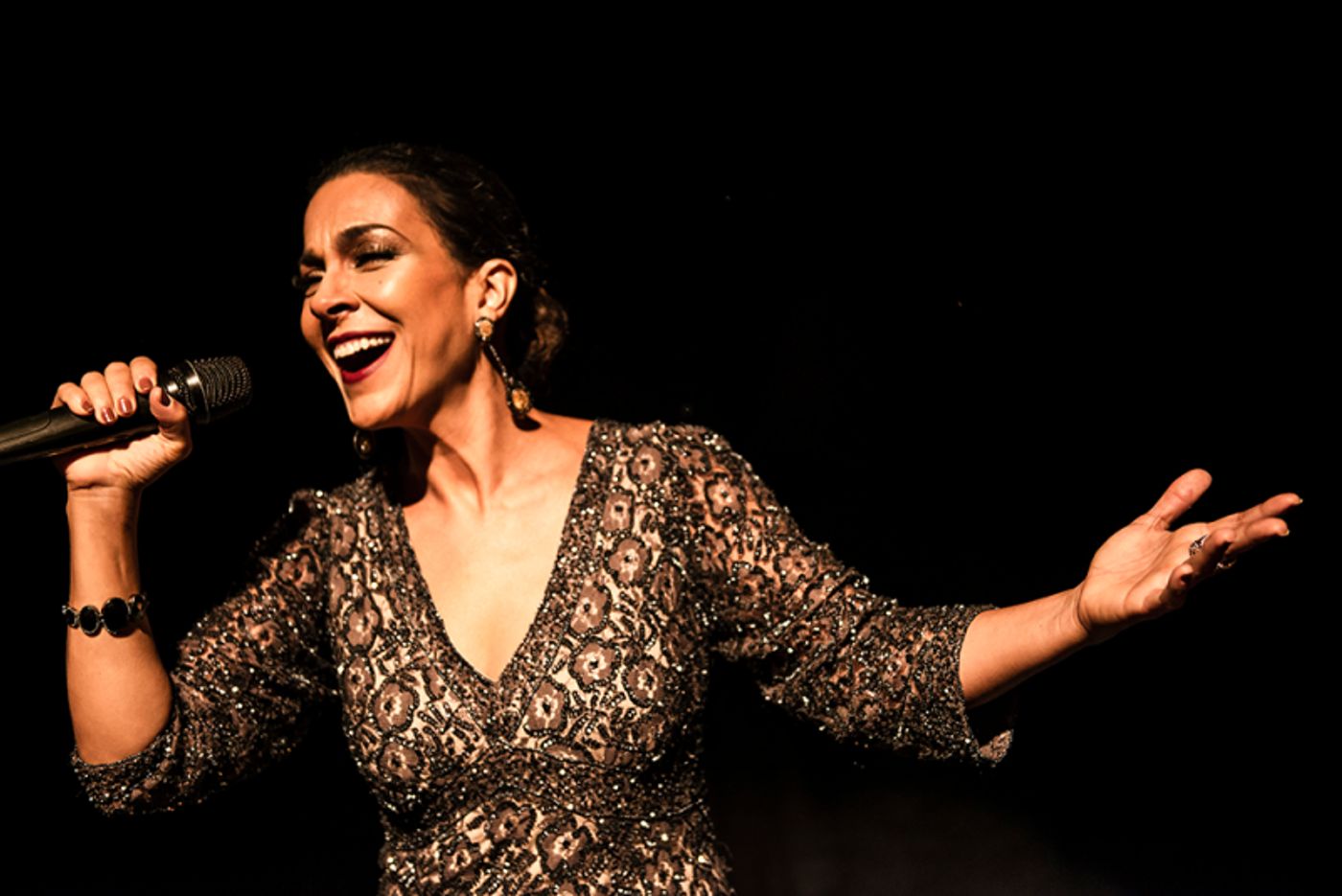 Review: After a Successful Season in Rio De Janeiro, ELIZETH A DIVINA – O MUSICAL Makes a One Night Only Presentation with Online Broadcast  Image