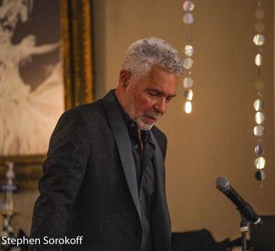 Clint Holmes Photo