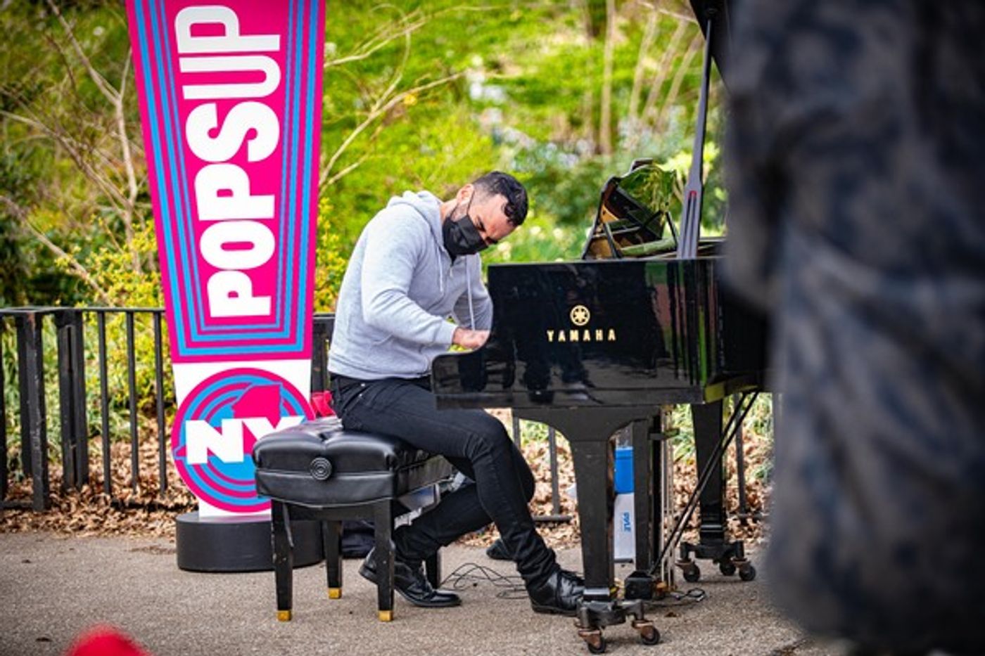 Photo Flash: Davóne Tines, Chris Thile, Carl Hancock Rux, The Lazours and More Perform for NY PopsUp Photo Flash: Davóne Tines, Chris Thile, Carl Hancock Rux, The Lazours and More Perform for NY PopsUp Image