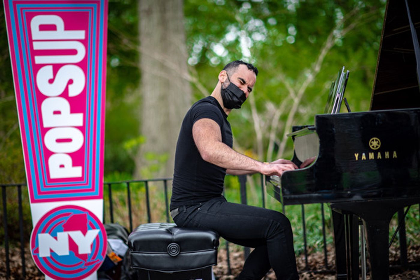 Photo Flash: Davóne Tines, Chris Thile, Carl Hancock Rux, The Lazours and More Perform for NY PopsUp Photo Flash: Davóne Tines, Chris Thile, Carl Hancock Rux, The Lazours and More Perform for NY PopsUp Image