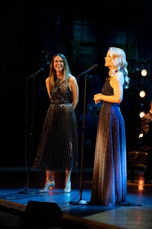 Sutton Foster and Kelli O'Hara @ BroadwayWorld Sutton Foster and Kelli O'Hara Photo