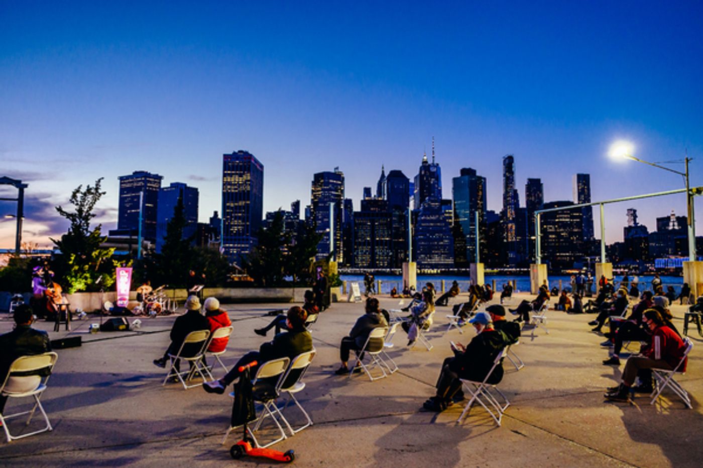 Photo Flash: Laurie Anderson, Chris Thile and More Perform in the 10th Week of NY PopsUp  Image
