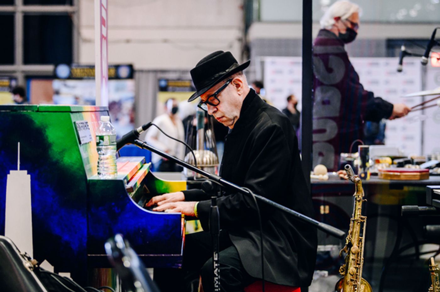 Photo Flash: Laurie Anderson, Chris Thile and More Perform in the 10th Week of NY PopsUp  Image