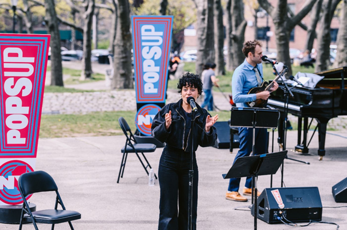 Photo Flash: Laurie Anderson, Chris Thile and More Perform in the 10th Week of NY PopsUp  Image