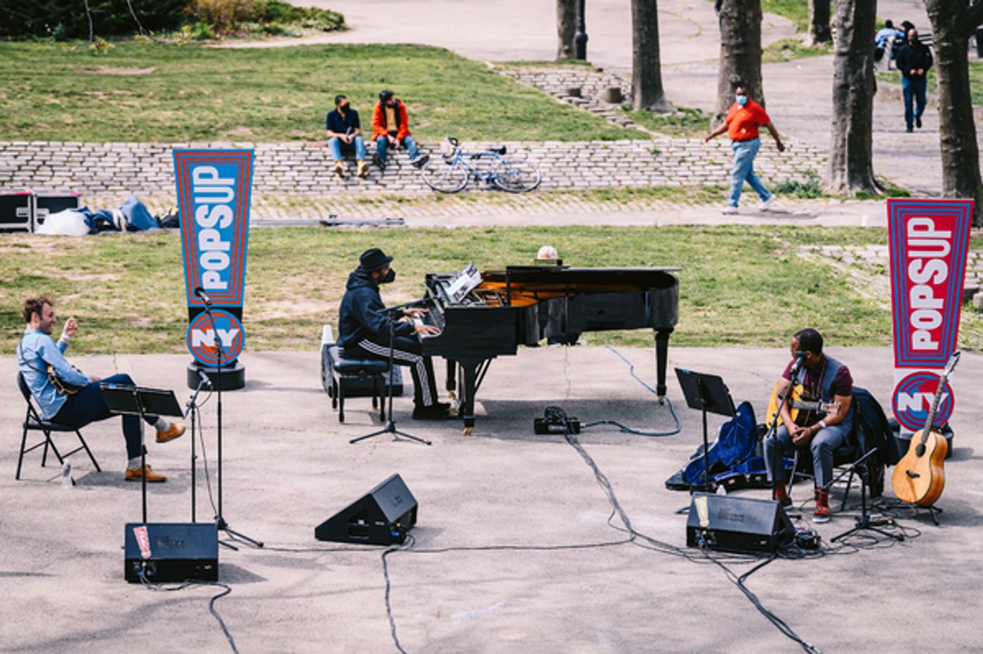 Photo Flash: Laurie Anderson, Chris Thile and More Perform in the 10th Week of NY PopsUp  Image