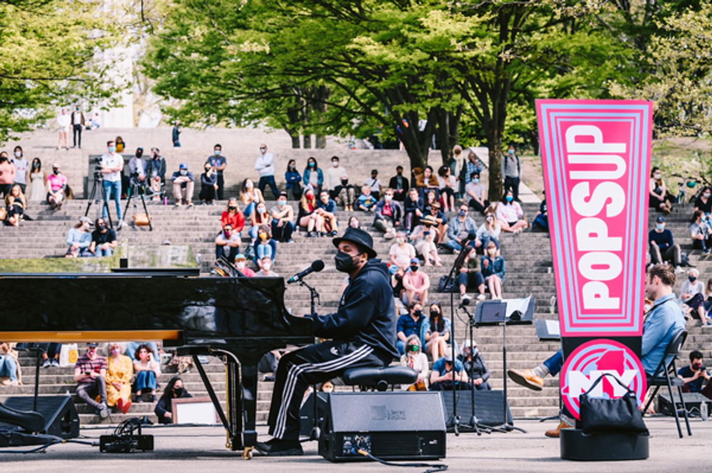 Photo Flash: Laurie Anderson, Chris Thile and More Perform in the 10th Week of NY PopsUp  Image