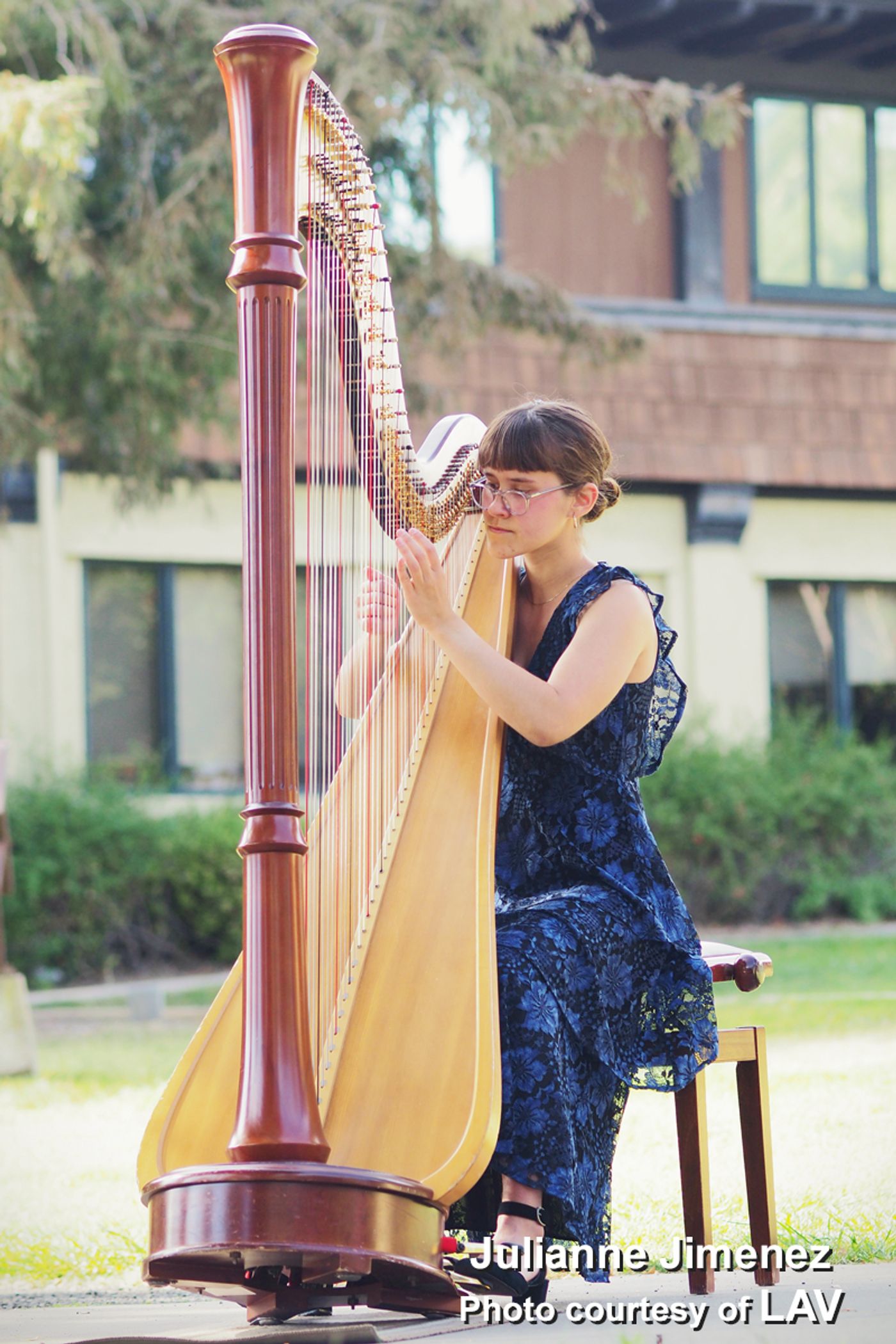 Interview: Maestro Carlo Ponti Zealously Conducting LAV & YOUNG VOICES All Over The World  Image