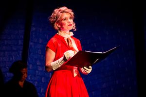 Scarlett Strallen Photo