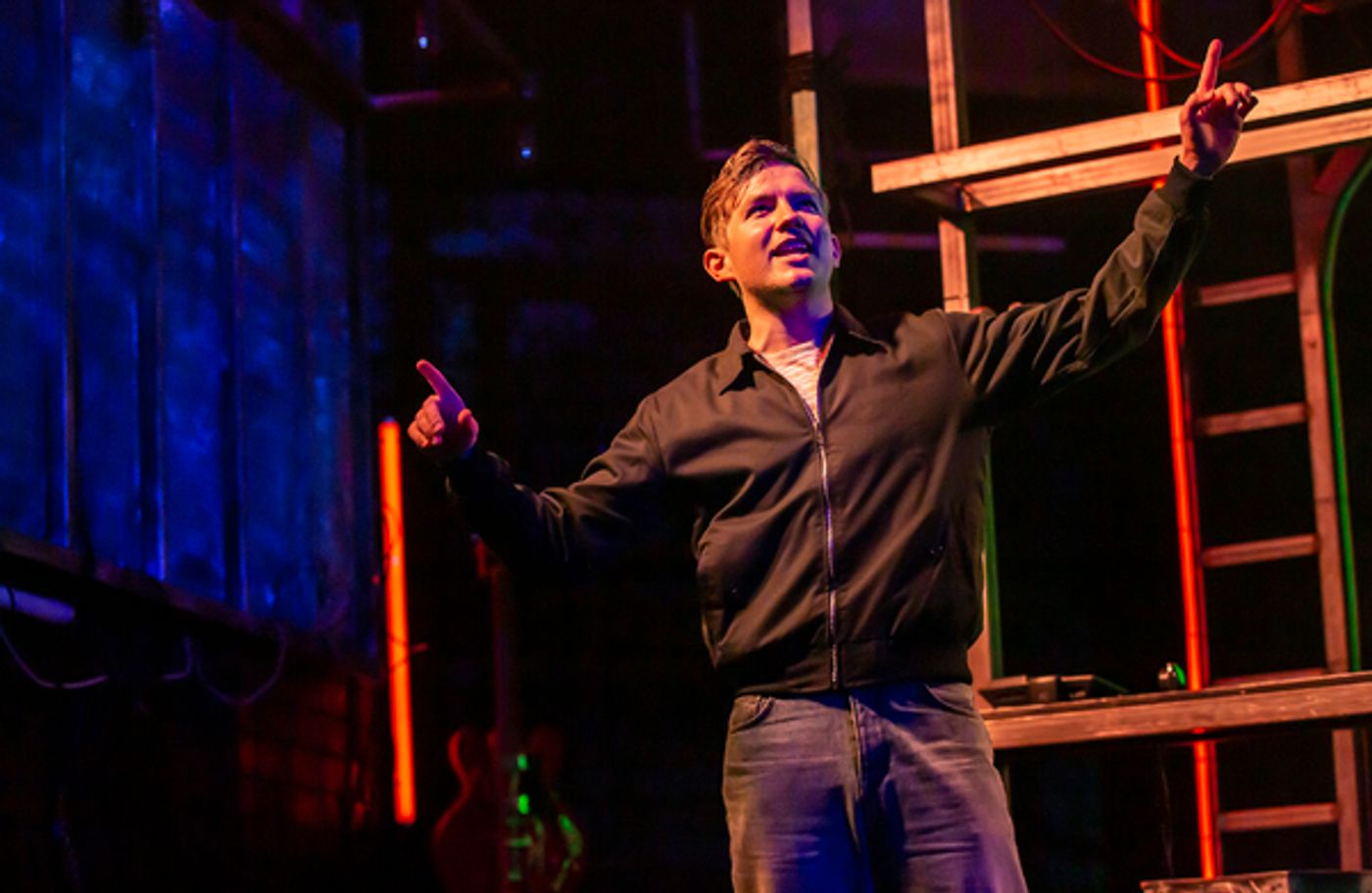 Photo Flash: First Look at CRUISE at the Duchess Theatre  Image