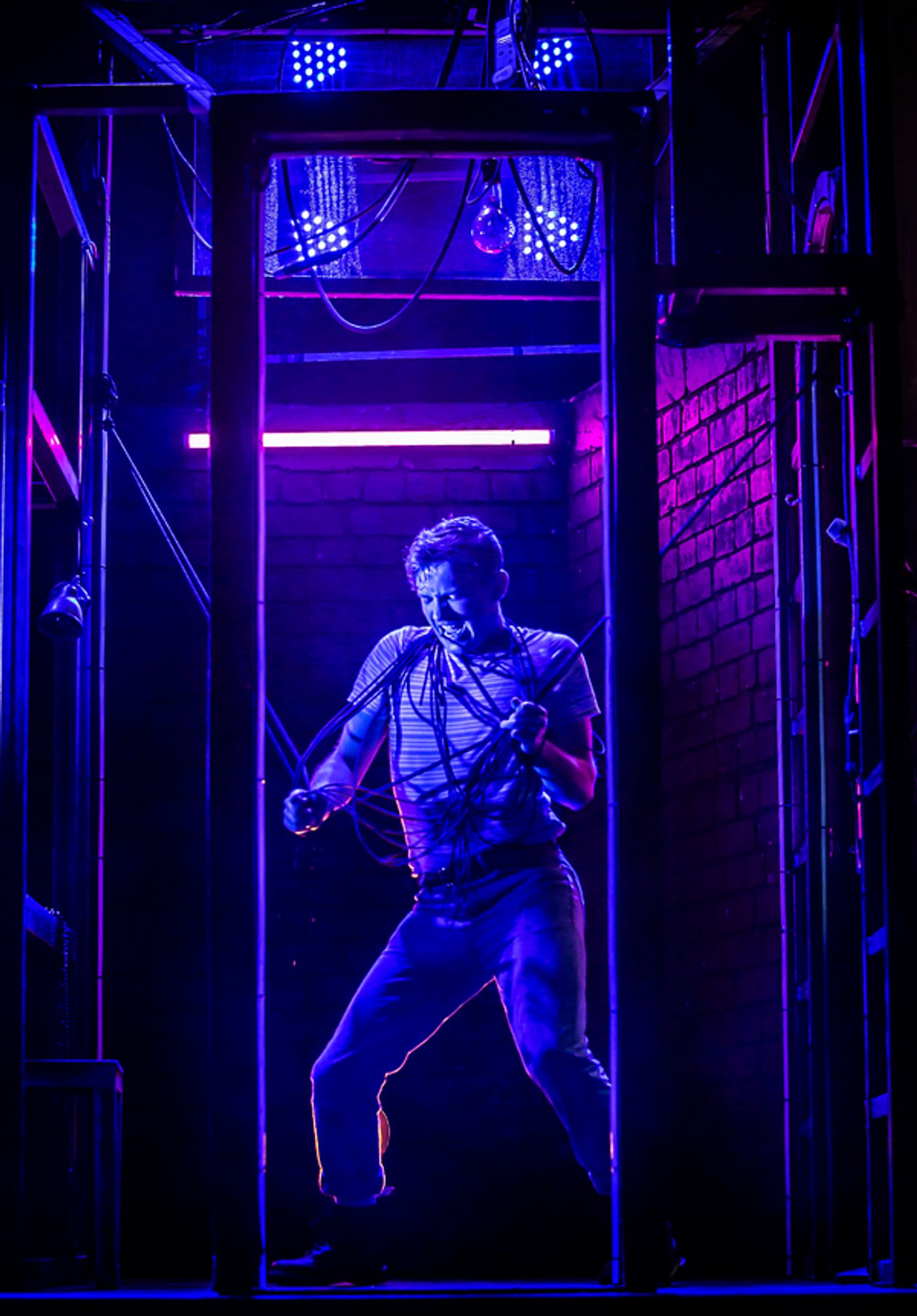 Photo Flash: First Look at CRUISE at the Duchess Theatre  Image