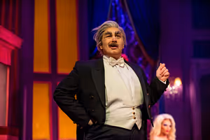 LoUis CYfer @ BroadwayWorld LoUis CYfer Photo
