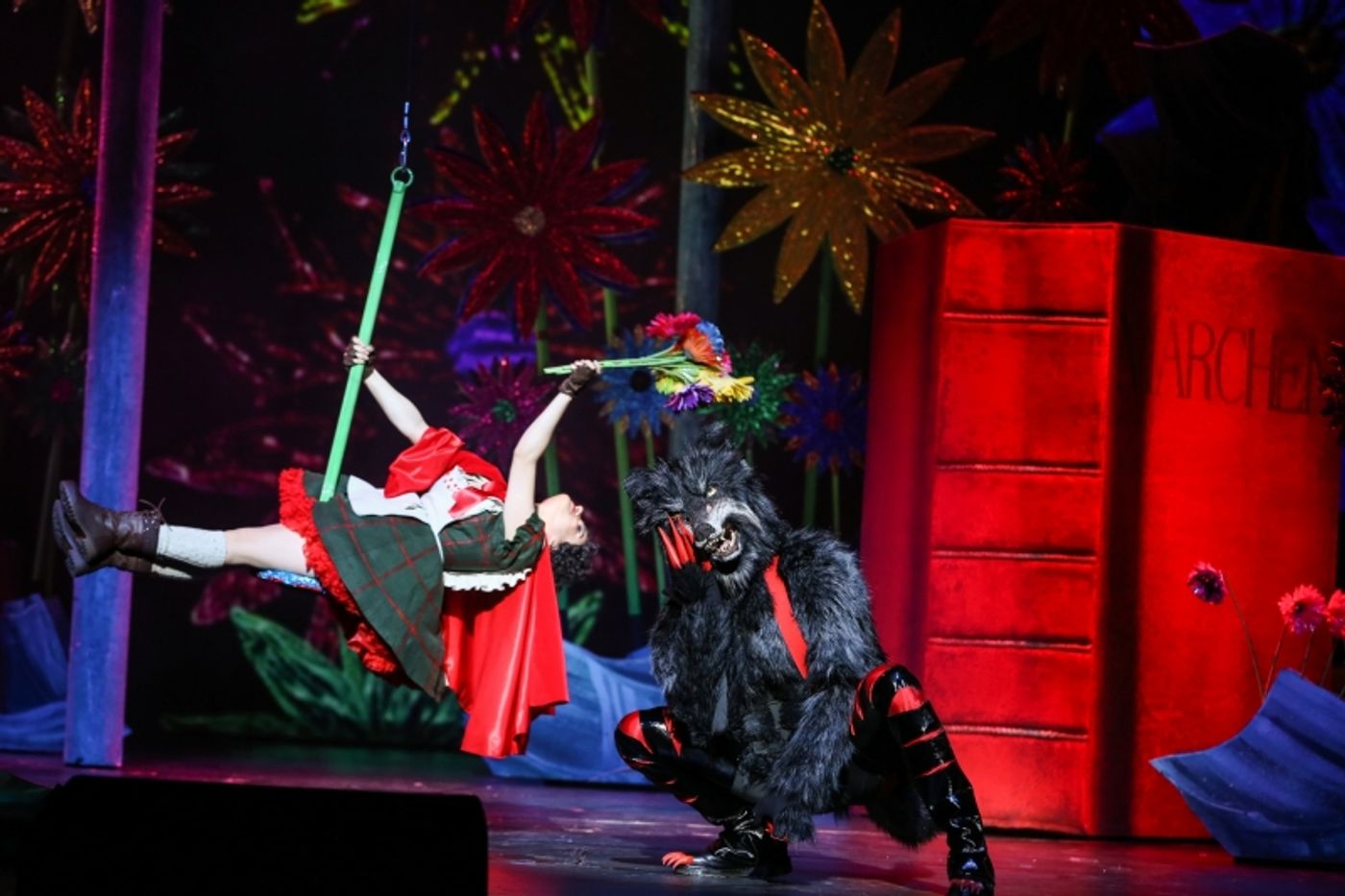 Review: INTO THE WOODS at VOLKSOPER  Image