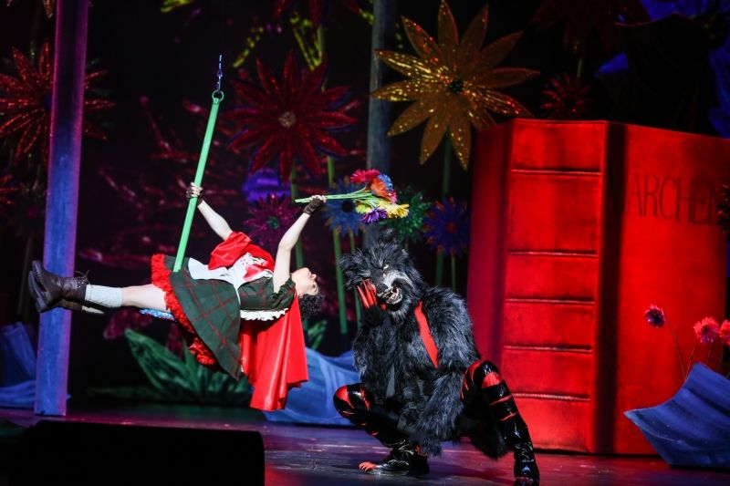 Review: INTO THE WOODS at VOLKSOPER Image
