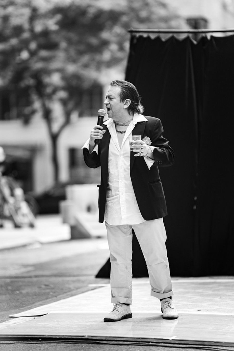 Photo Flash: Guilty Pleasures Cabaret Dazzles NYC Streets with SIDEWALK SPEAKEASY Image