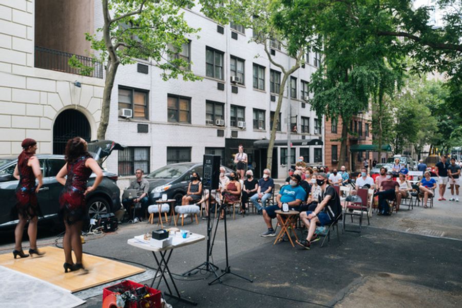 Photo Flash: Guilty Pleasures Cabaret Dazzles NYC Streets with SIDEWALK SPEAKEASY Image