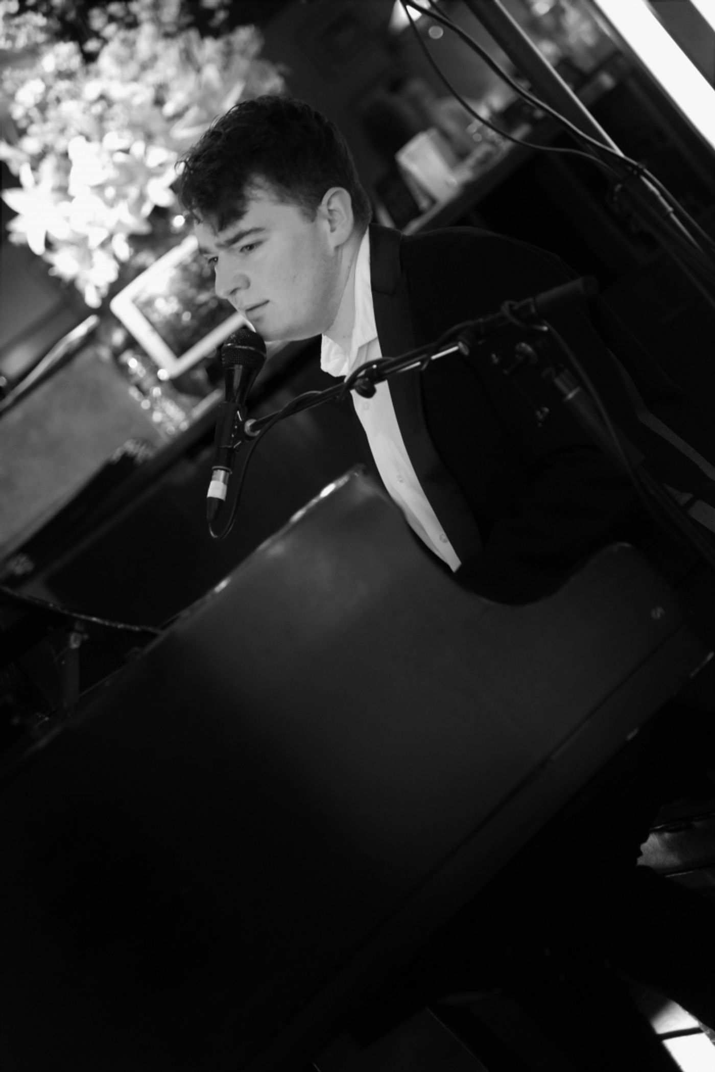 Review: Jordan Wolfe and Michelle Dowdy Are a Breath of Fresh Air at The West Bank Cafe Review: Jordan Wolfe and Michelle Dowdy Are a Breath of Fresh Air at The West Bank Cafe Image