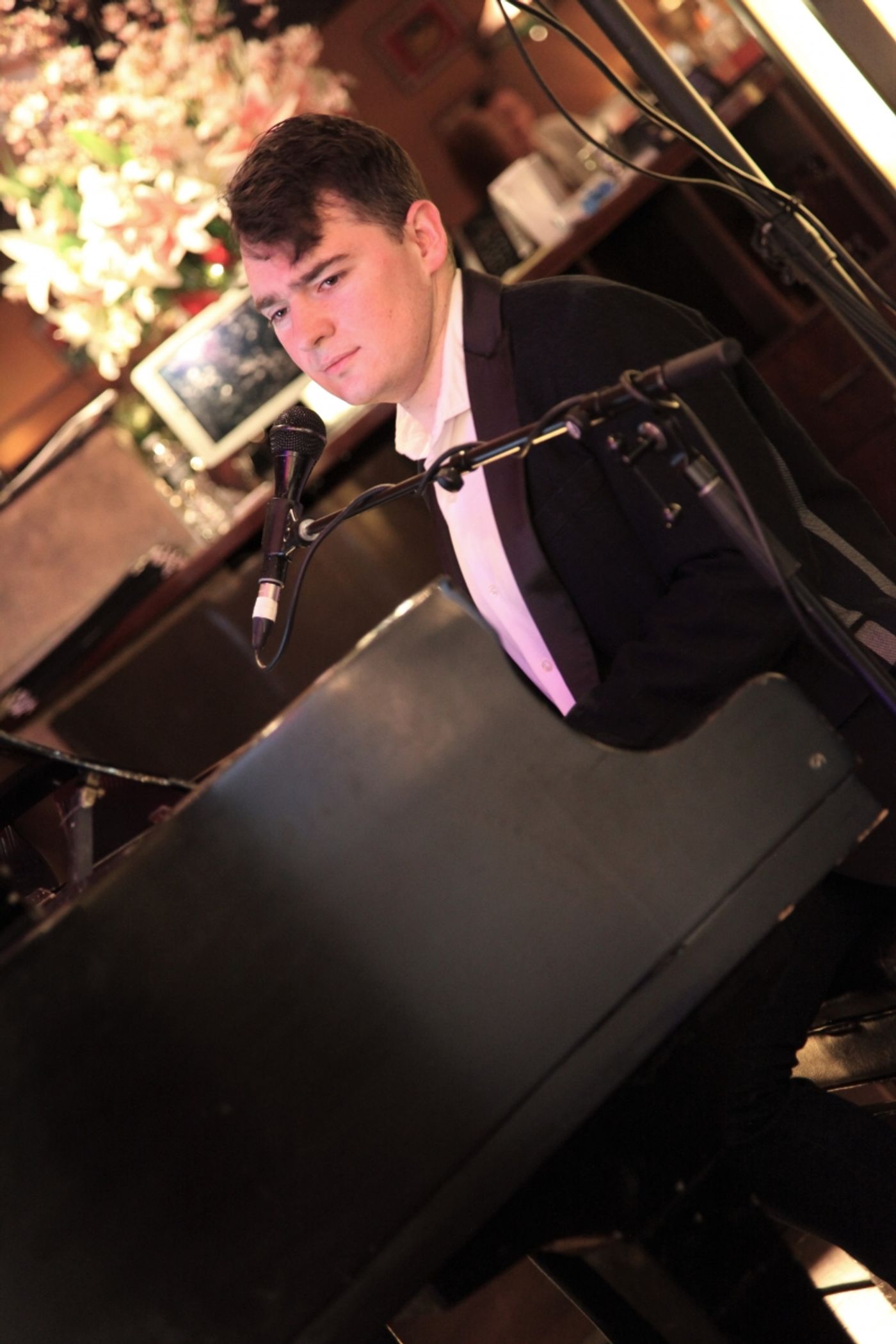 Review: Jordan Wolfe and Michelle Dowdy Are a Breath of Fresh Air at The West Bank Cafe  Image