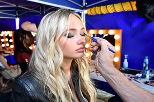 Natalie Alyn Lind  Photo