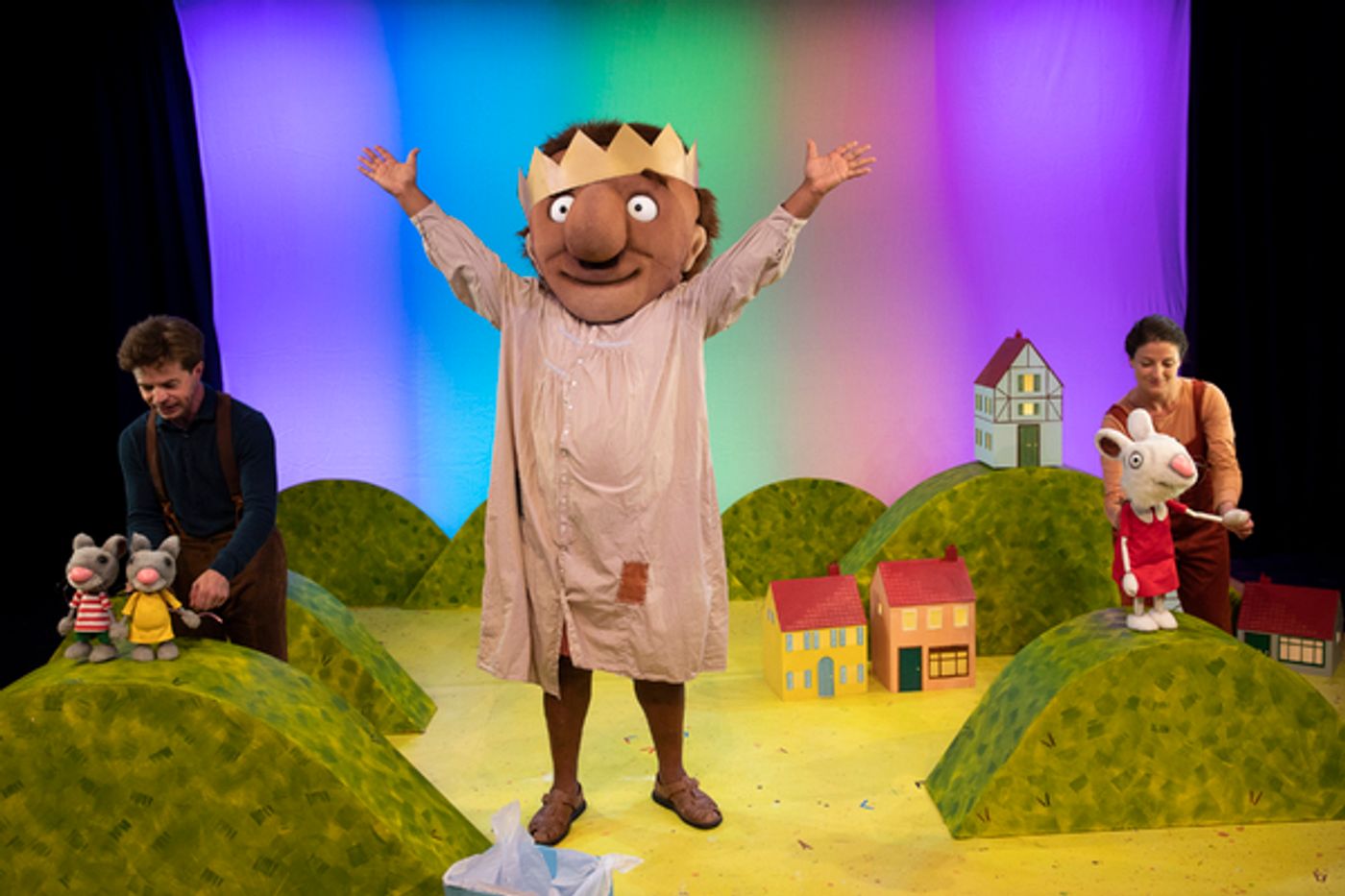 Photo Flash: Check Out Production Shots of THE SMARTEST GIANT IN TOWN Photo Flash: Check Out Production Shots of THE SMARTEST GIANT IN TOWN Image