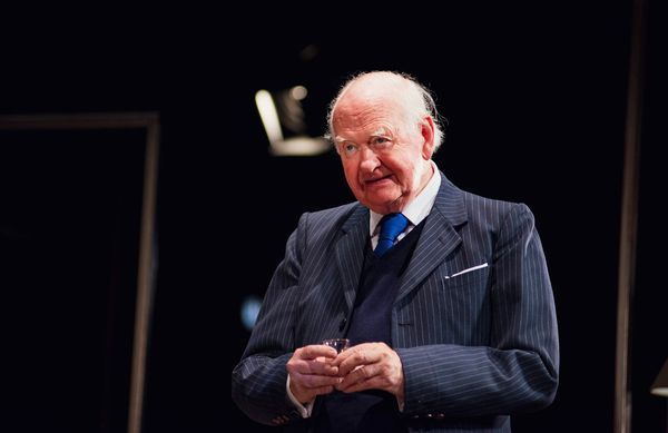 Oliver Ford Davies Photo