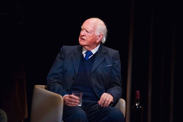 Oliver Ford Davies Photo