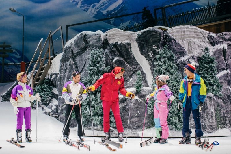 El Teatro del Soho Caixabank presenta EN LA PISTA  Image