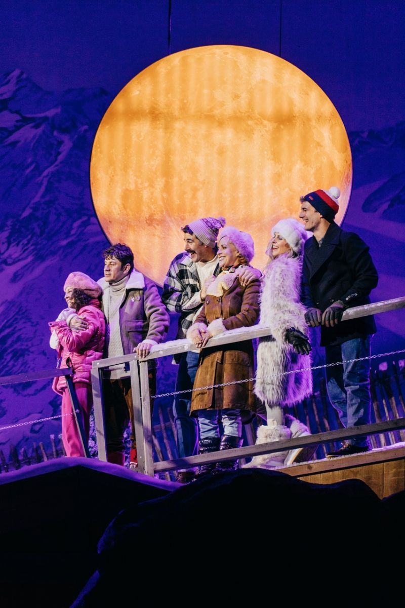 El Teatro del Soho Caixabank presenta EN LA PISTA  Image