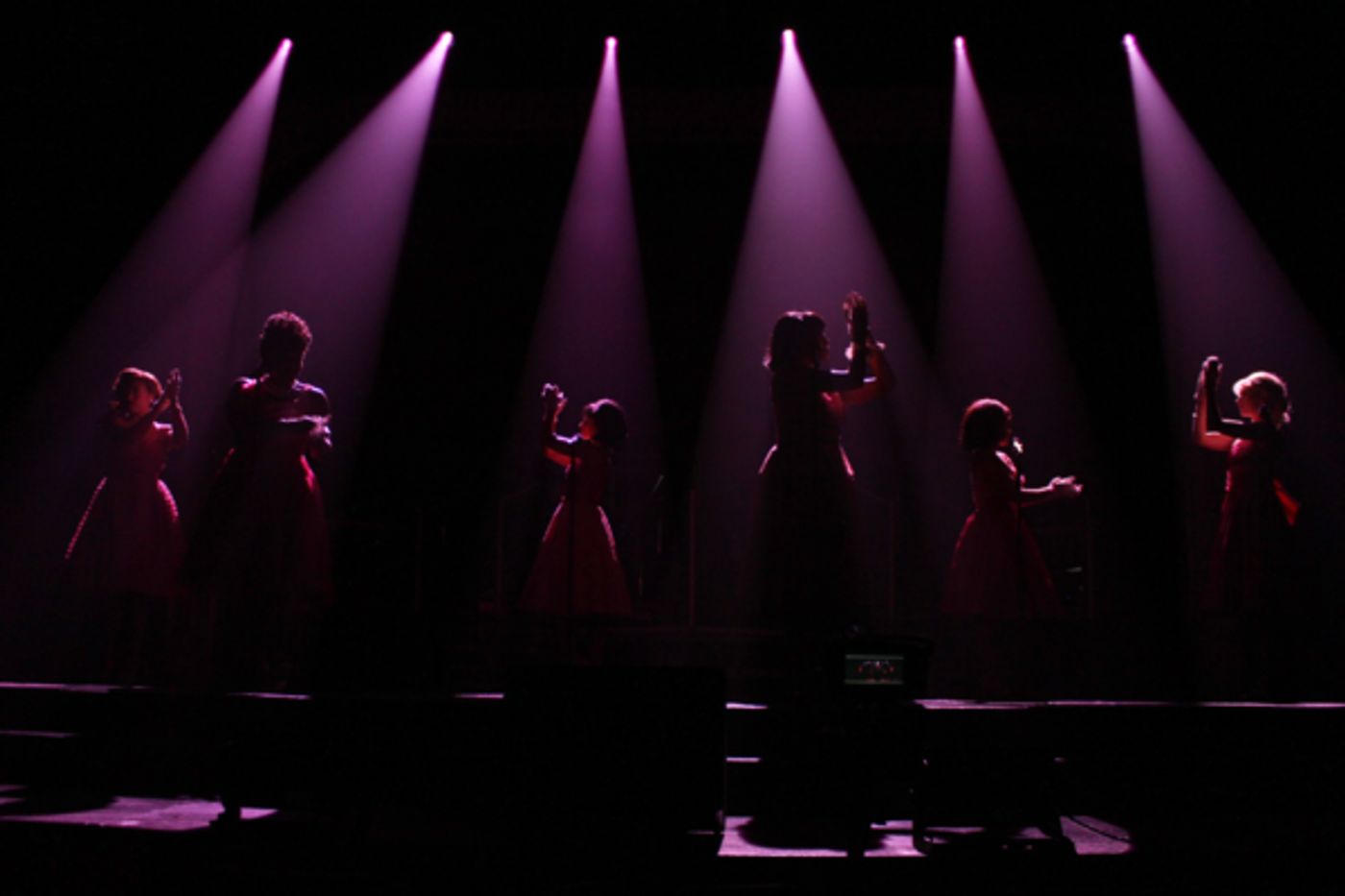 Photo Flash: Isabelle McCalla, Adrianna Hicks, Ashley Blanchet & More Star in Paper Mill Playhouse's BEEHIVE: THE '60S MUSICAL  Image