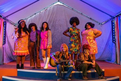 Cast  Photo