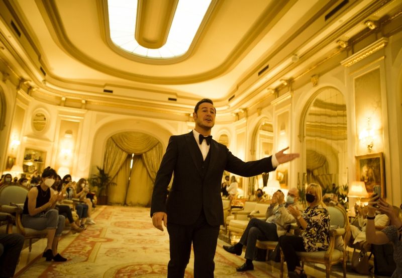 Iván Labanda y Diana Roig protagonizarán CANTANDO BAJO LA LLUVIA en Barcelona  Image