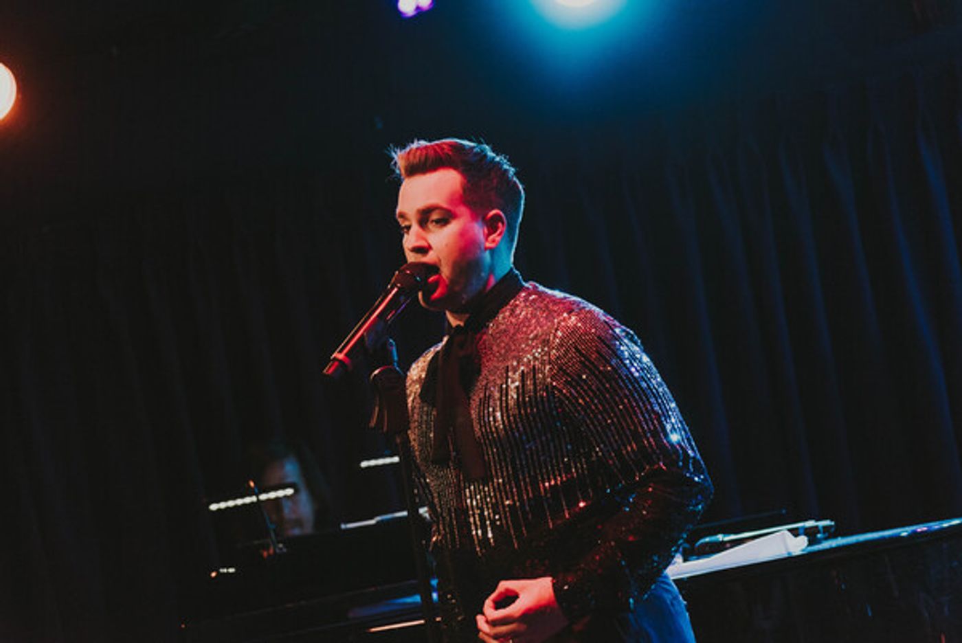 Photo Flash: Travis Moser Brings THE SONGS OF LINDA RONSTADT to The Green Room 42 Photo Flash: Travis Moser Brings THE SONGS OF LINDA RONSTADT to The Green Room 42 Image