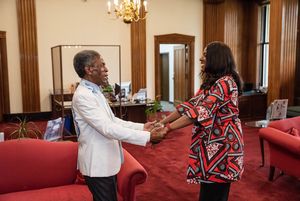 Andre De Shields and St. Louis Mayor Tishaura O. Jones     Photo