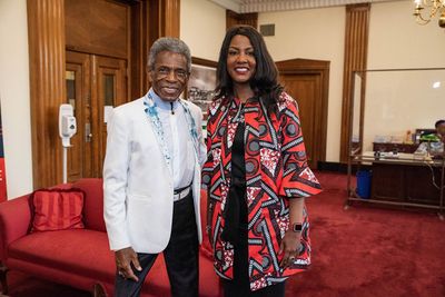 Andre De Shields and St. Louis Mayor Tishaura O. Jones     Photo