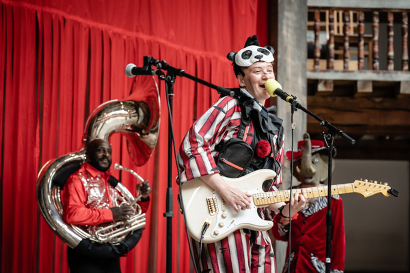 Photo Flash: First Look at ROMEO & JULIET at Shakespeare's Globe Photo Flash: First Look at ROMEO & JULIET at Shakespeare's Globe Image