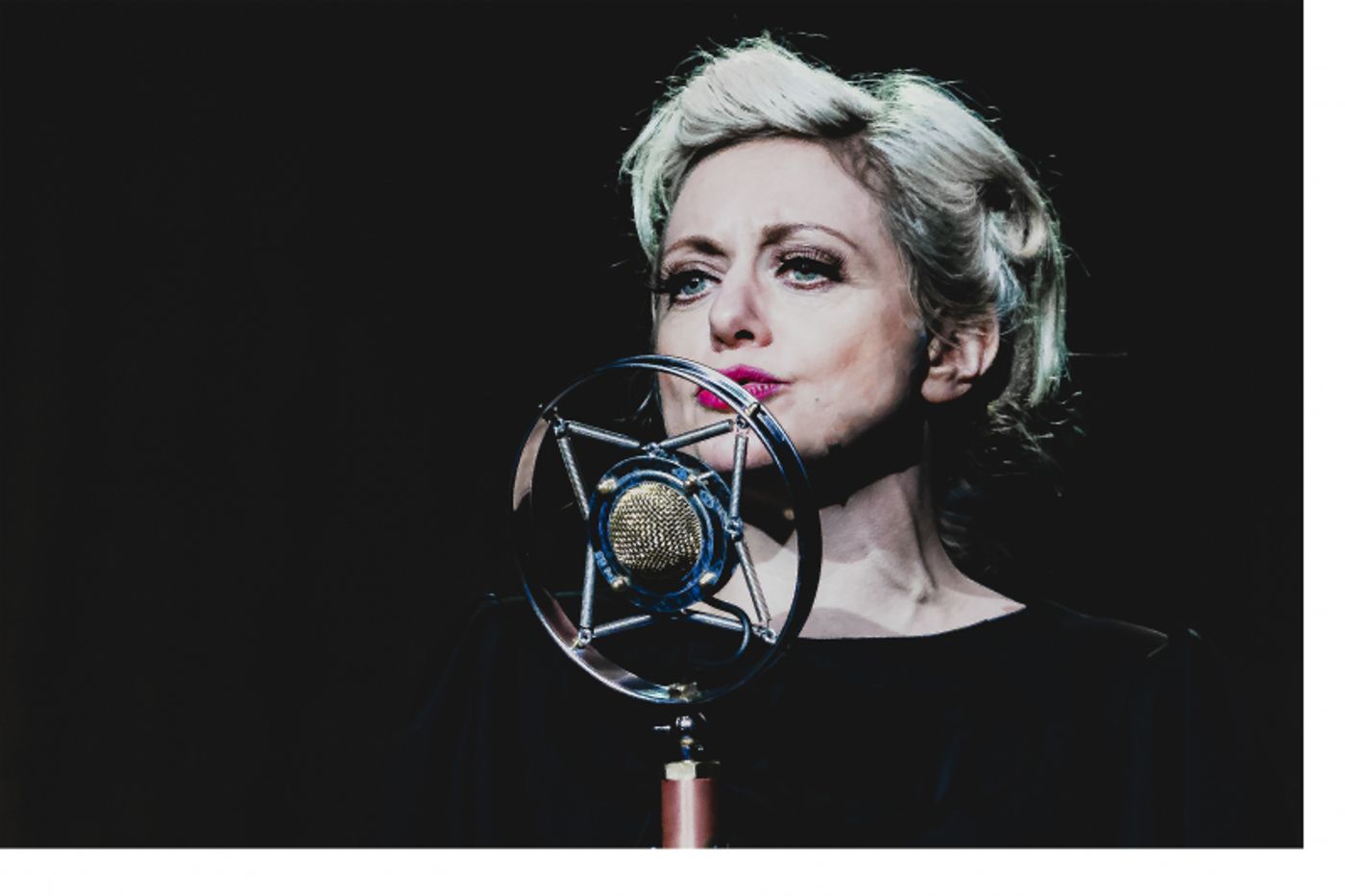 Review: STARDUST at Chat Noir - Hilde Louise Asbjørnsen Gives Star Power on Every Level  Image