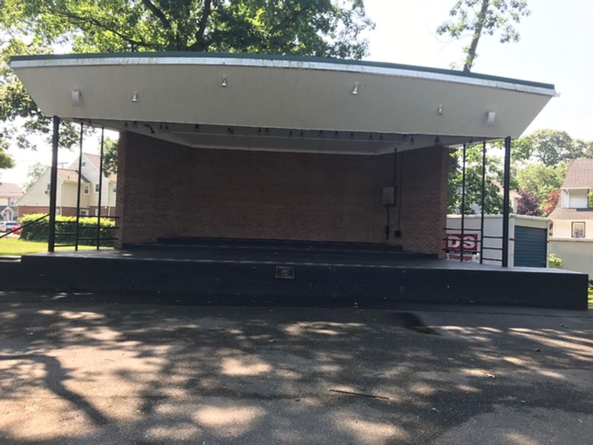 Welcome to Memorial Park for The 39 Steps at Photos: First Look at The Strongbox Theater's THE 39 STEPS