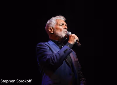 Clint Holmes Photo