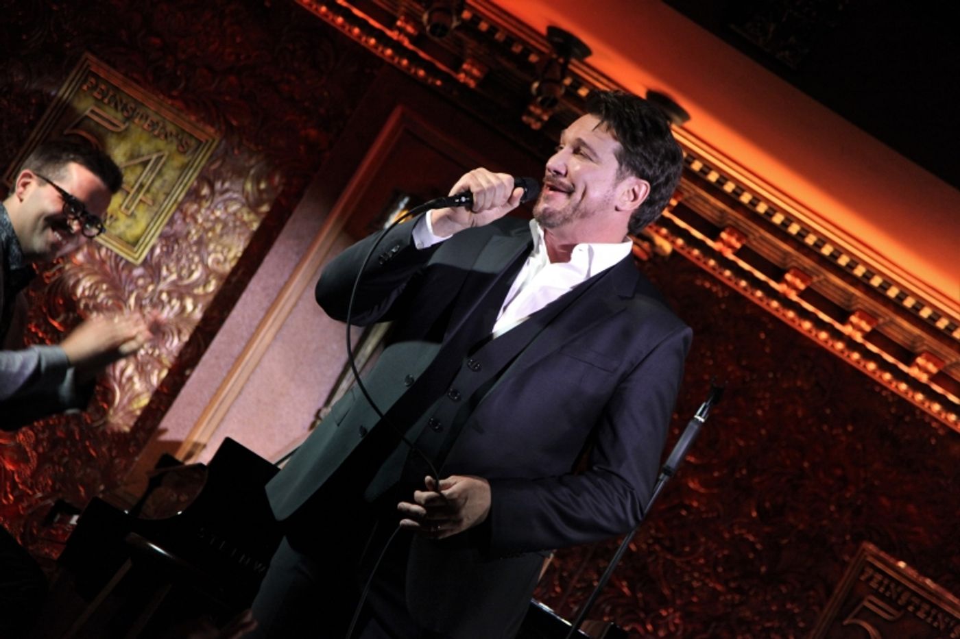 Review: AN ENCHANTED EVENING at Feinstein's/54 Below Is Easy When PAULO SZOT  Is On The Stage  Image