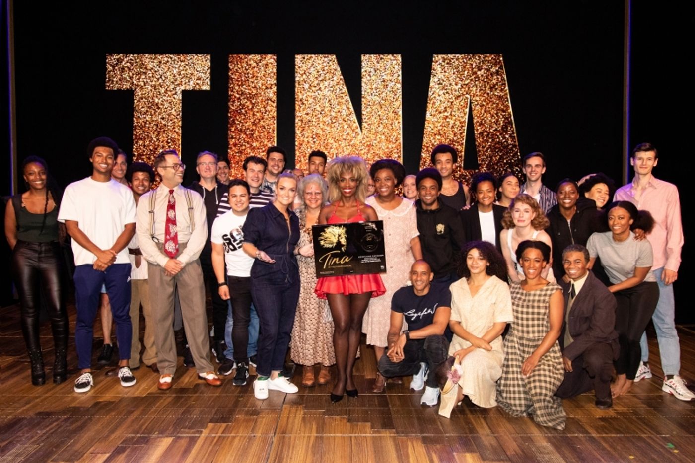 Feature: SAMANTHA STEENWIJK VERRAST CAST TINA - DE TINA TURNER MUSICAL MET EERSTE EXEMPLAAR NEDERLANDS CASTAL at Beatrix Theater Utrecht  Image