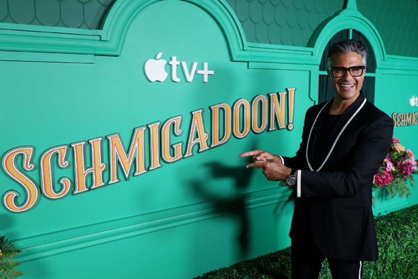 Photos: Cecily Strong, Keegan-Michael Key, Kristin Chenoweth, Dove Cameron & More Attend SCHMIGADOON! Premiere in NYC  Image