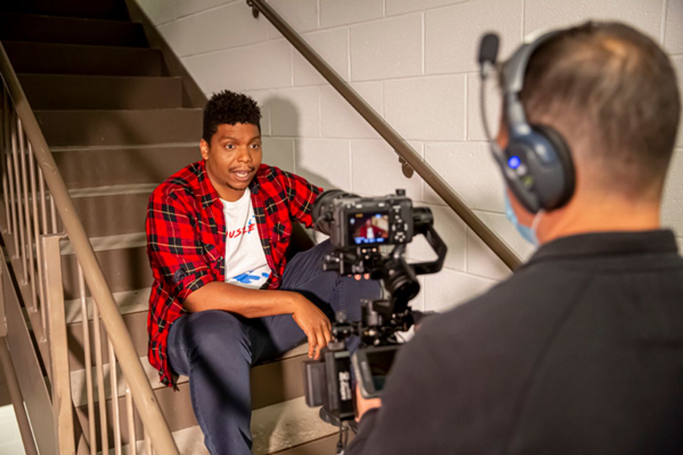 Photos: Go Behind the Scenes of I HATE IT HERE at Goodman Theatre  Image