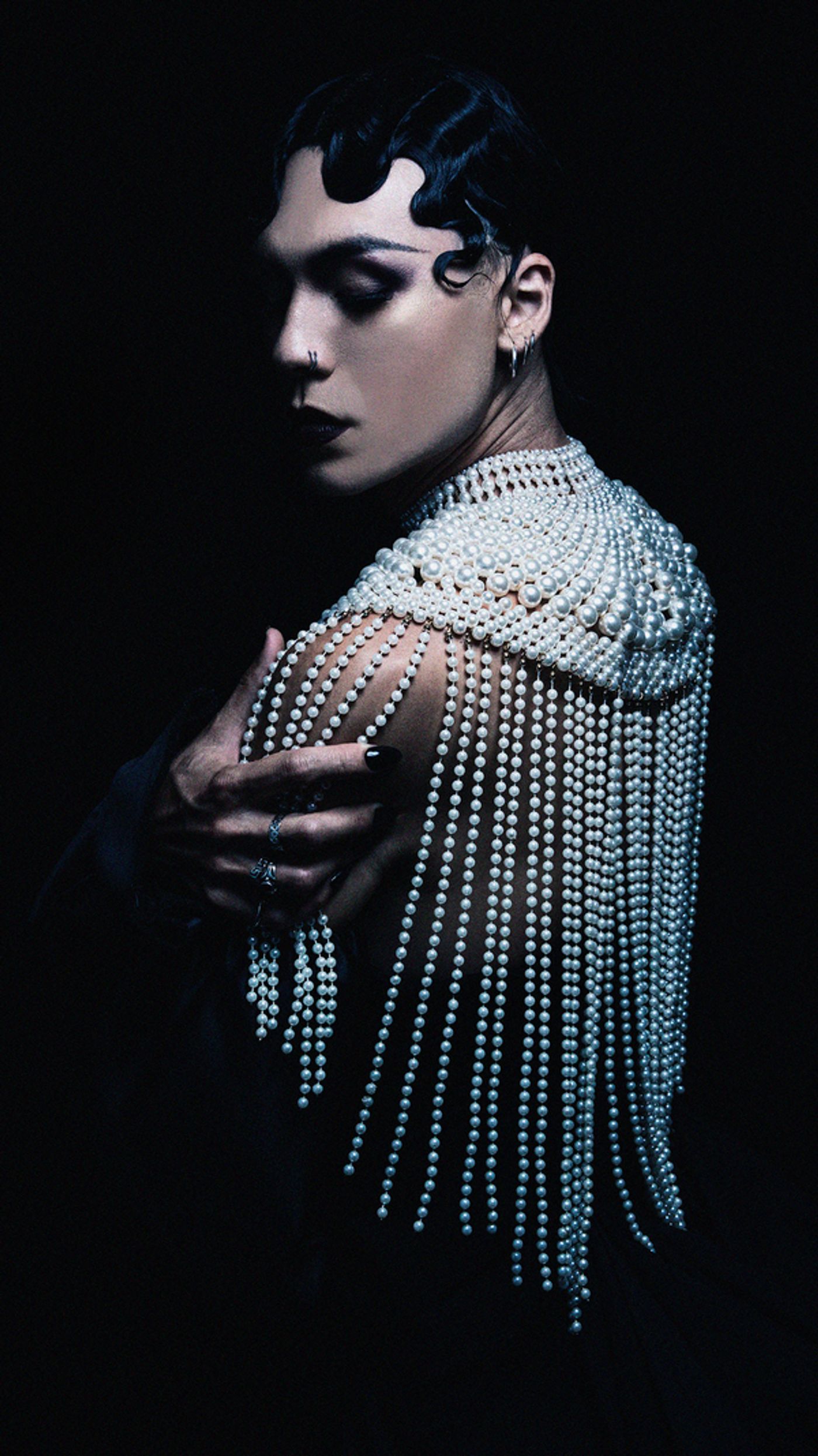 CABARET Starring Eddie Redmayne and Jessie Buckley Will Transform the Playhouse Theatre into the Kit Kat Club CABARET Starring Eddie Redmayne and Jessie Buckley Will Transform the Playhouse Theatre into the Kit Kat Club Image