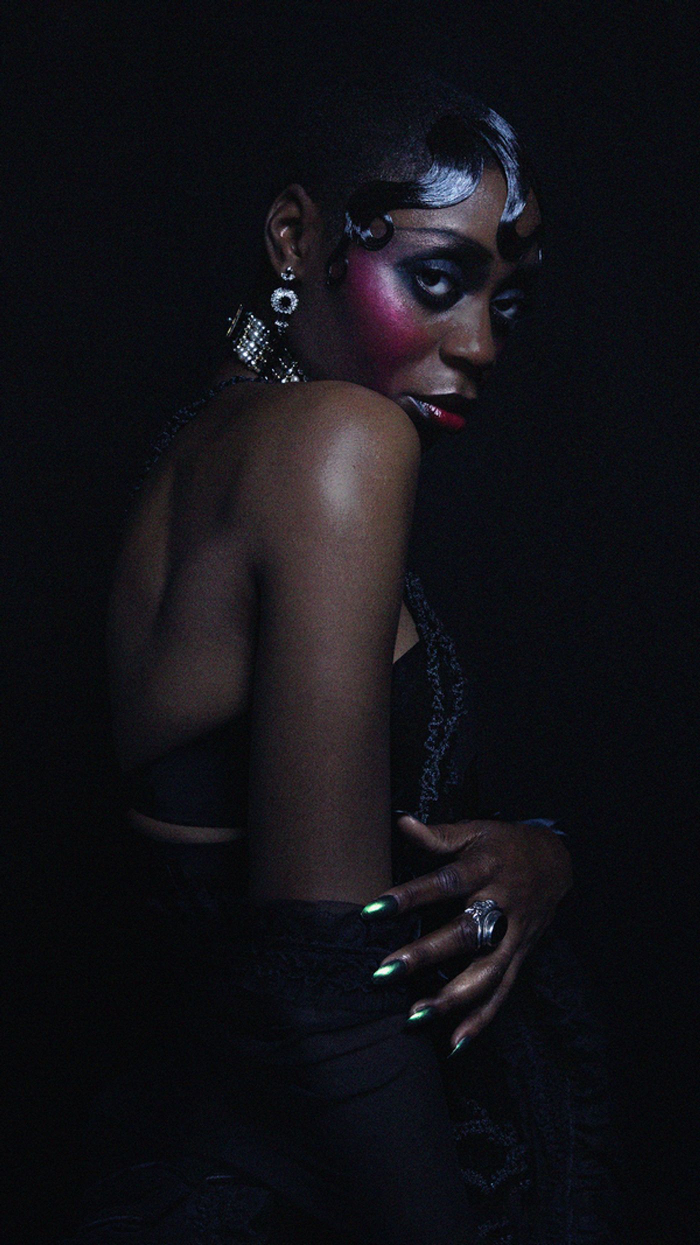 CABARET Starring Eddie Redmayne and Jessie Buckley Will Transform the Playhouse Theatre into the Kit Kat Club CABARET Starring Eddie Redmayne and Jessie Buckley Will Transform the Playhouse Theatre into the Kit Kat Club Image