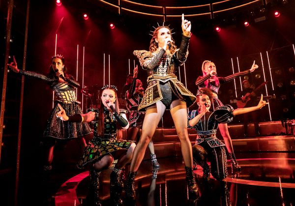 Photos: New Shots of the Queens of the SIX UK Tour! Photos: New Shots of the Queens of the SIX UK Tour! Image