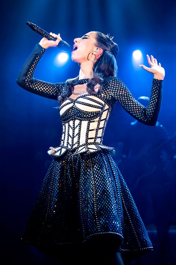 Photos: New Shots of the Queens of the SIX UK Tour! Photos: New Shots of the Queens of the SIX UK Tour! Image