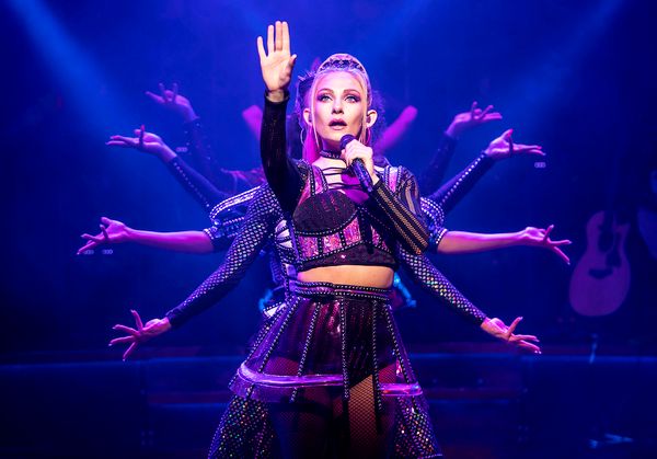 Photos: New Shots of the Queens of the SIX UK Tour! Photos: New Shots of the Queens of the SIX UK Tour! Image